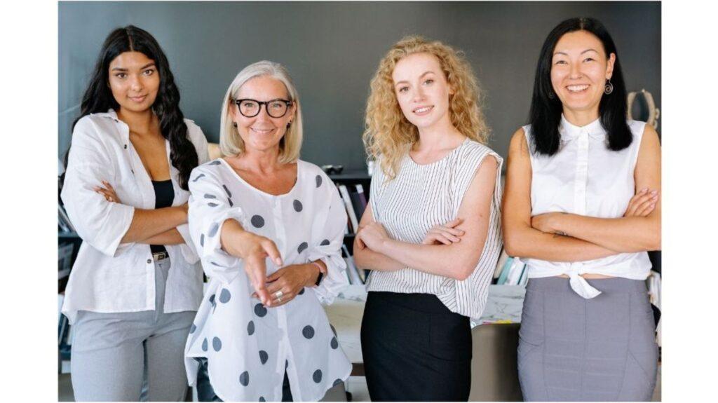 How Women Are Thriving Online